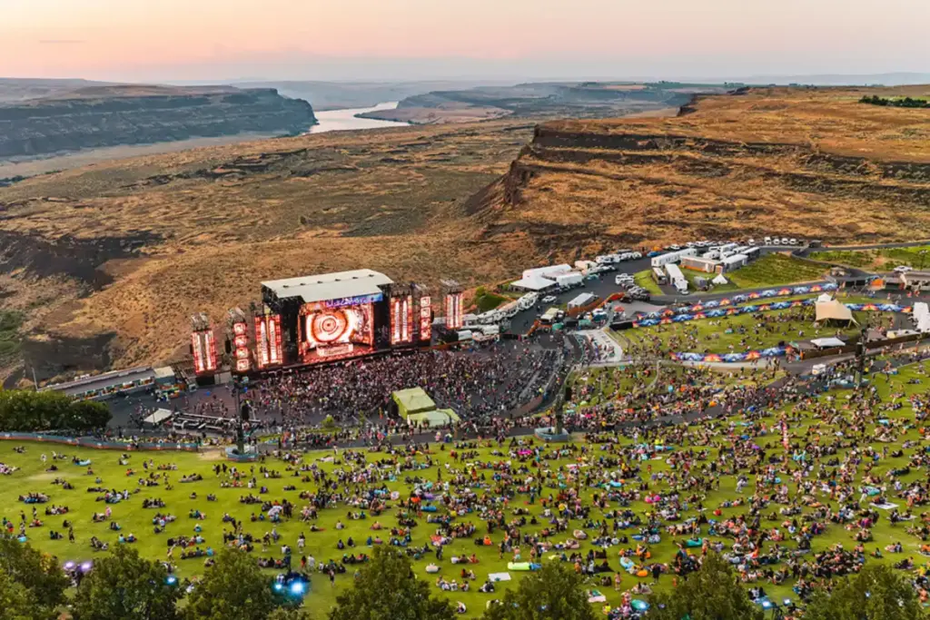 Private Transportation to The Gorge Amphitheatre from Seattle: Luxury SUV Service
