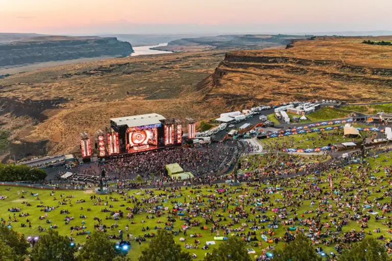Private Transportation to The Gorge Amphitheatre from Seattle: Luxury SUV Service