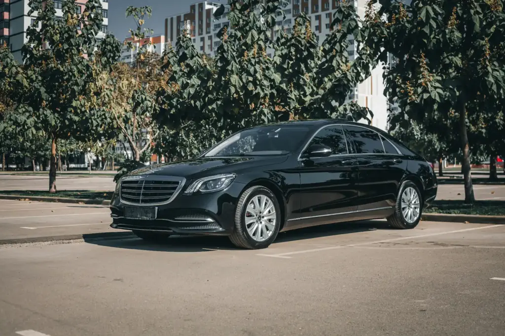 Uber Black vs. Airport Limo Seattle: The True Cost for Corporate Travel
